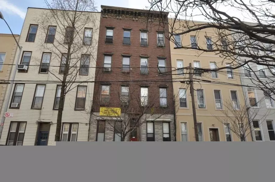 150 N 9th ST, Brooklyn, NY 11249