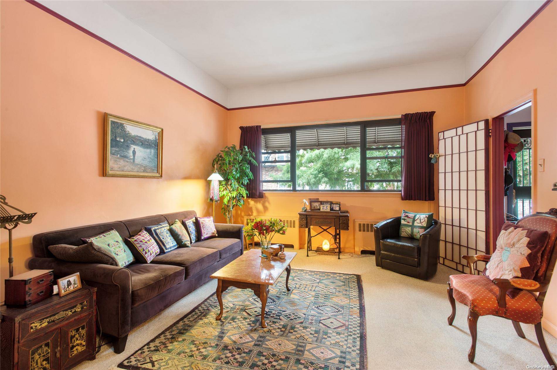 32-77 36 ST, Astoria, NY 11106