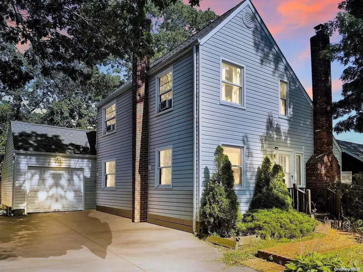 Mastic, NY 11950,215 Patchogue AVE