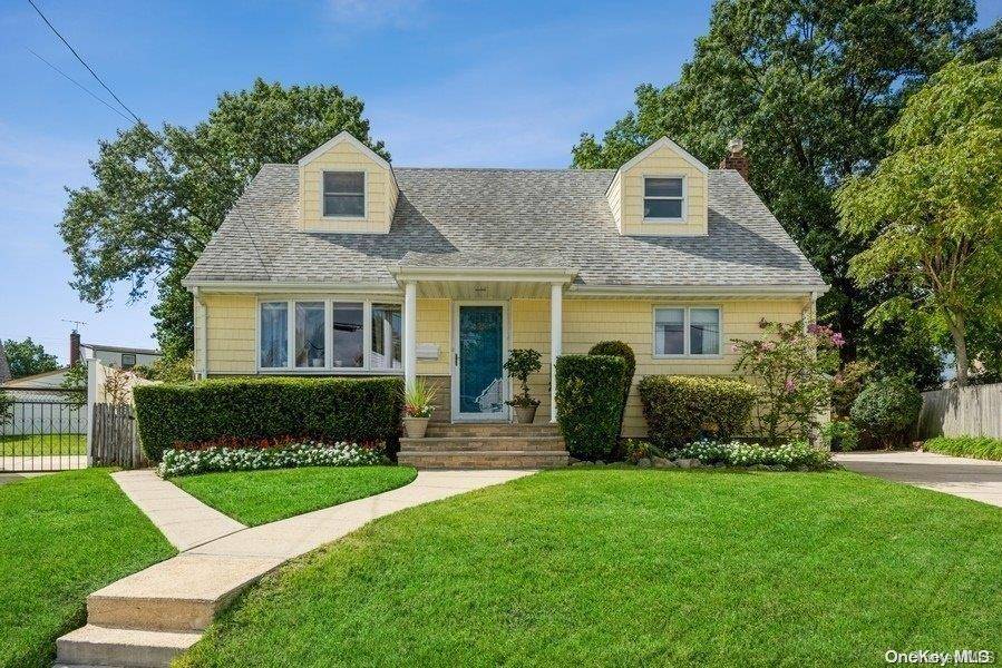 1253 Bernard ST, Valley Stream, NY 11580