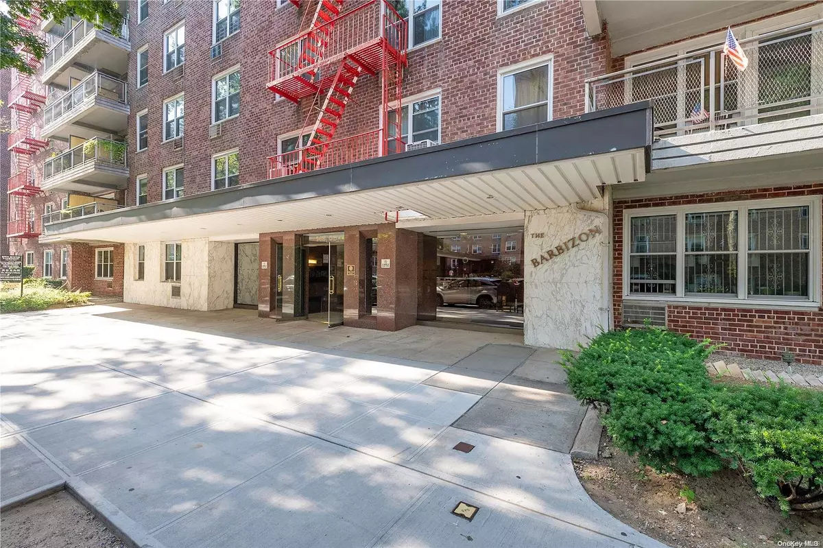 Flushing, NY 11354,142-05 Roosevelt AVE #332