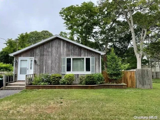 Mastic Beach, NY 11951,100 Magnolia DR