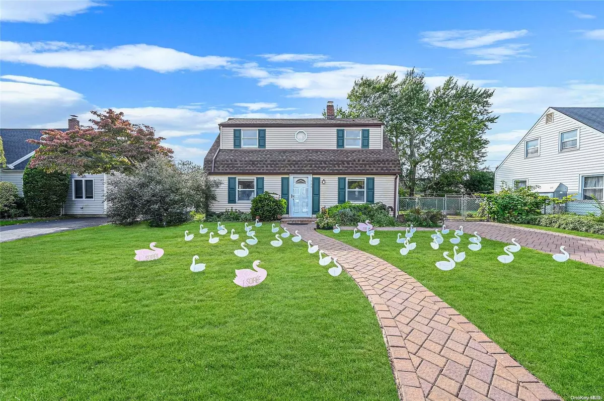 Levittown, NY 11756,169 Swan LN