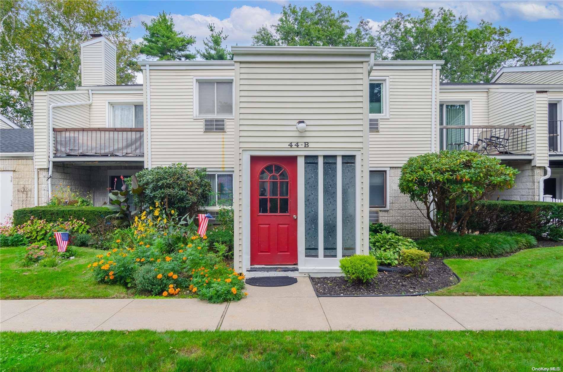 44 Richmond BLVD #2B, Ronkonkoma, NY 11779