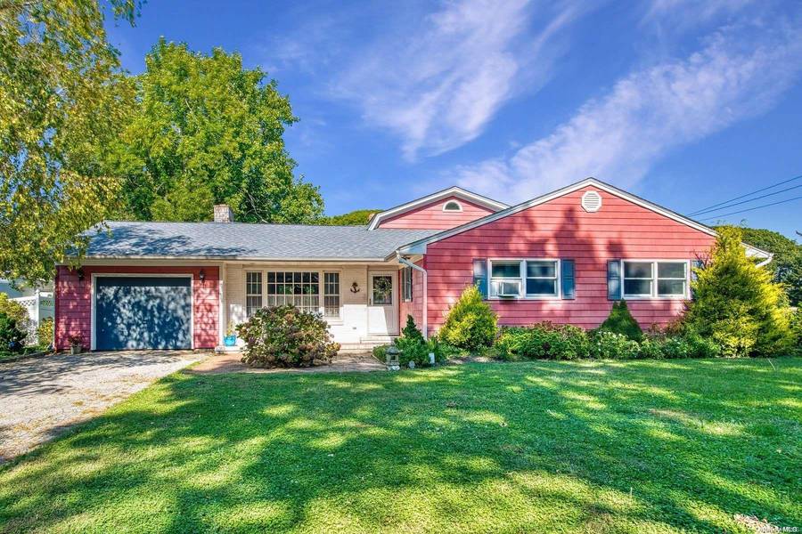 2015 Stillwater AVE, Cutchogue, NY 11935