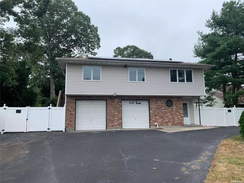 293 Wheeler RD, Hauppauge, NY 11788