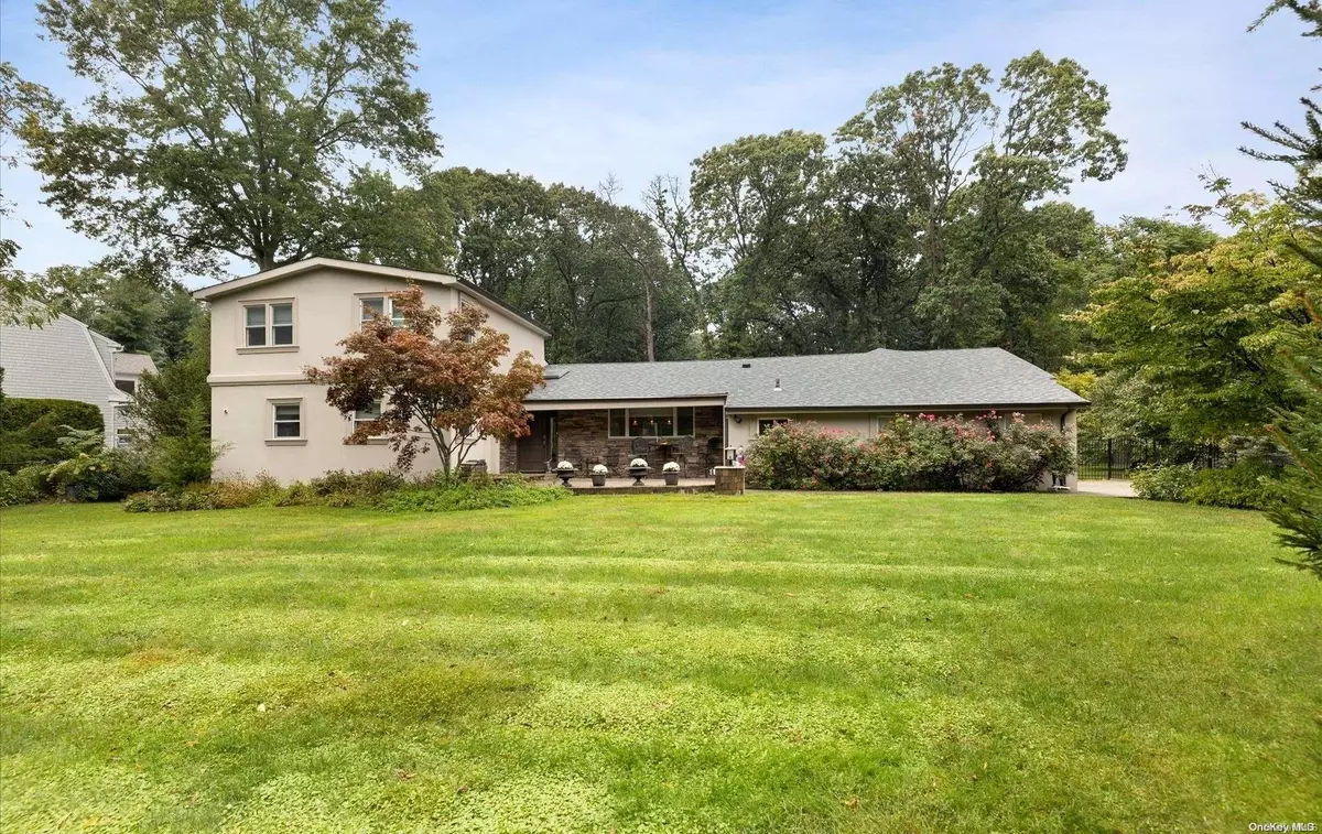 Woodbury, NY 11797,5 Beaufort LN