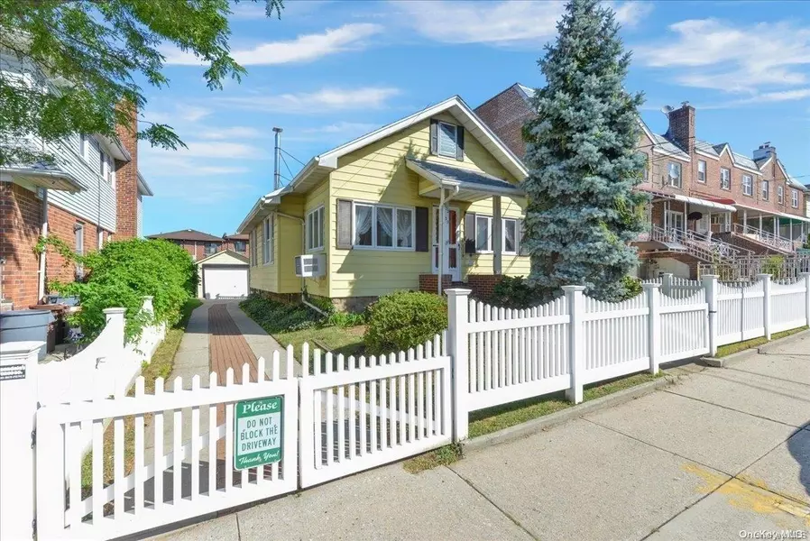 132-33 60 AVE, Flushing, NY 11355