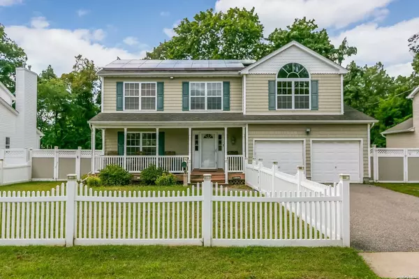 81 S Arizona RD, West Babylon, NY 11704