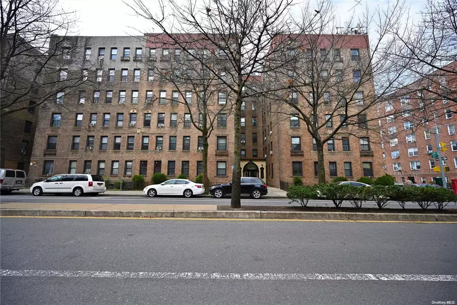 91-10 34th AVE #5G, Jackson Heights, NY 11372