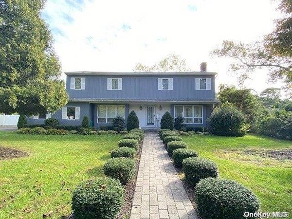 2 Regency CT, Nesconset, NY 11767