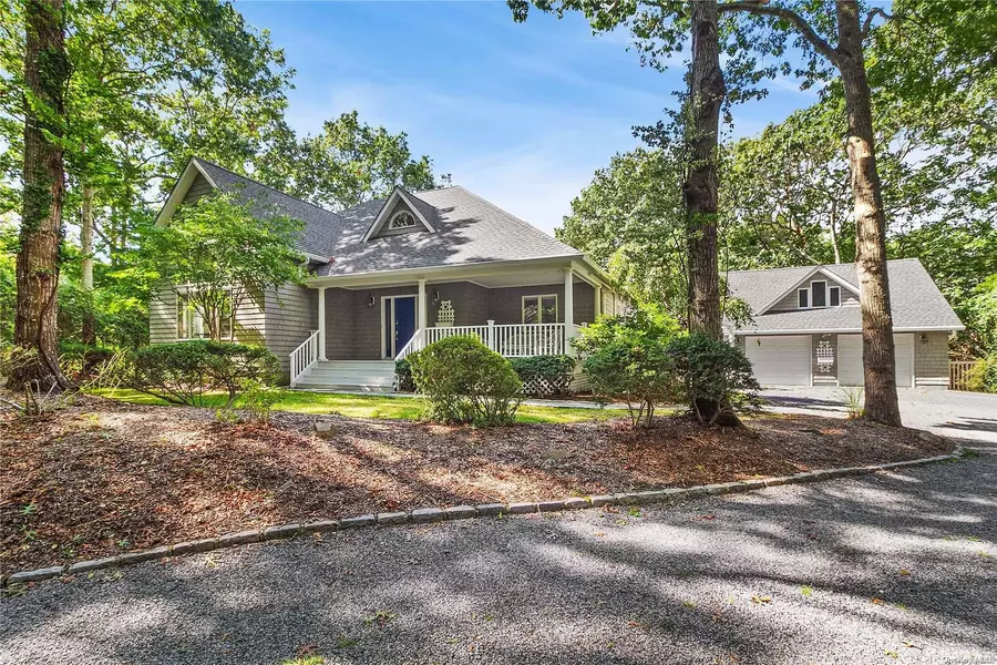 127 Northside DR, Sag Harbor, NY 11963