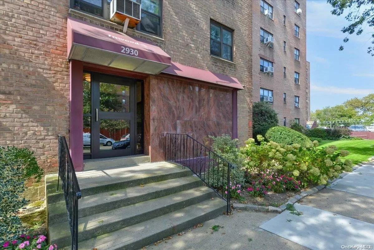 Flushing, NY 11354,29-30 138th ST #2G