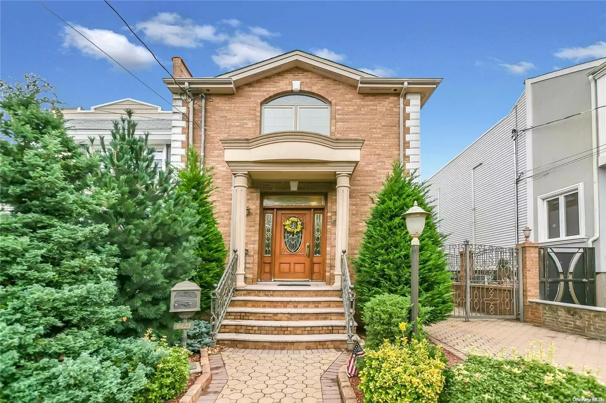 Middle Village, NY 11379,64-23 71st ST