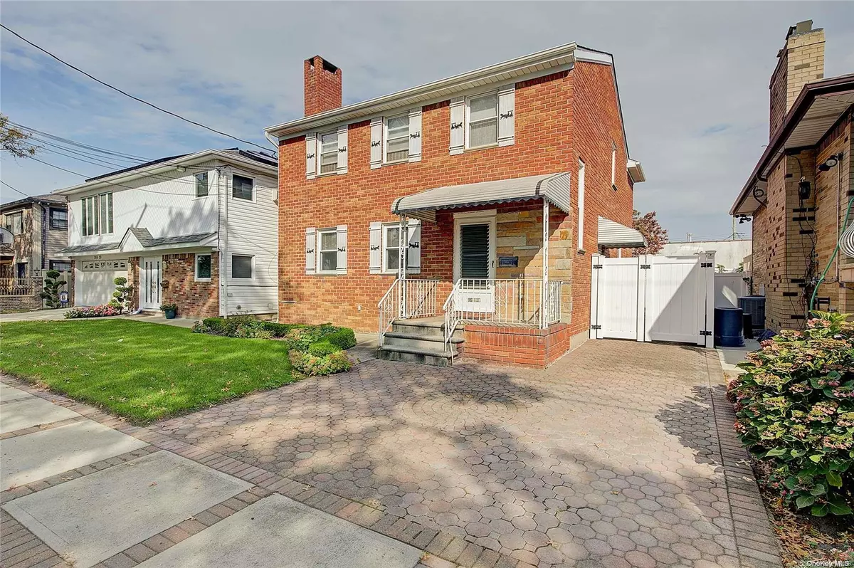 Howard Beach, NY 11414,164-37 92nd ST