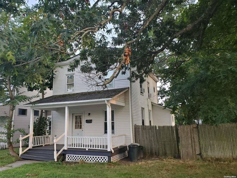 150 Oak ST, Patchogue, NY 11772