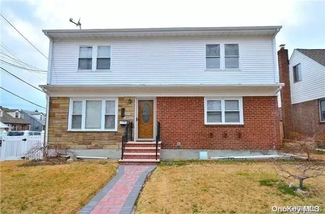 Mineola, NY 11501,390 Old Country RD