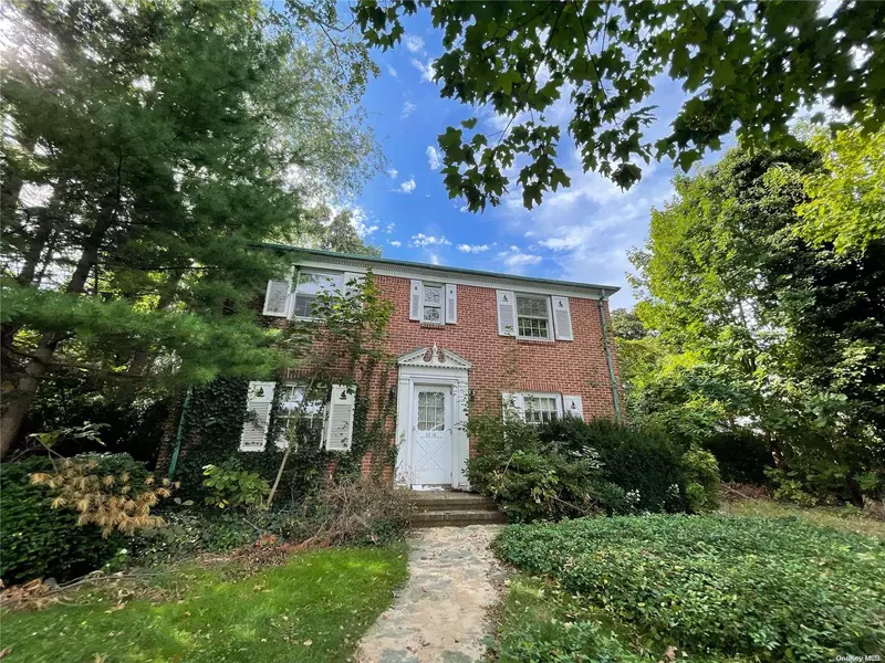 32-16 214th ST, Bayside, NY 11361