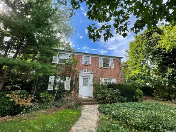 32-16 214th ST, Bayside, NY 11361