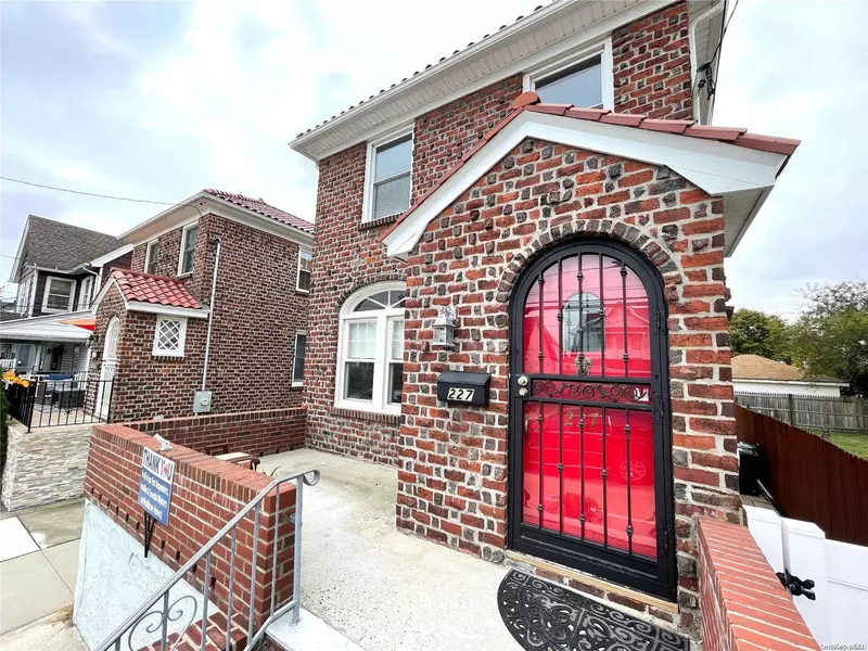 227 Beach 135th ST, Belle Harbor, NY 11694