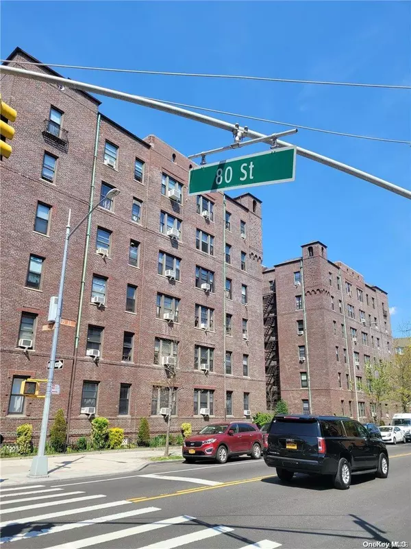 80-09 35th AVE #C11, Jackson Heights, NY 11372