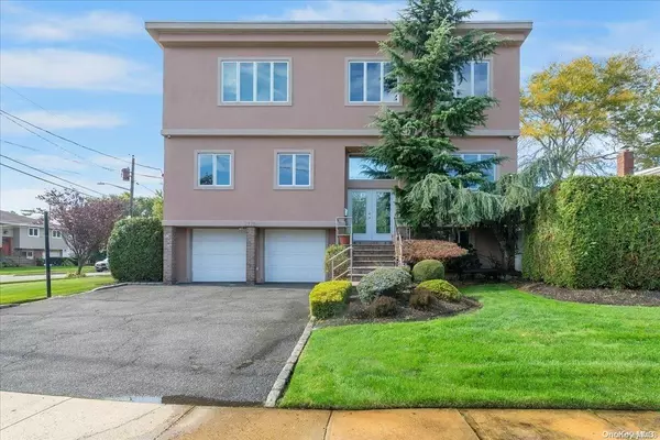 Merrick, NY 11566,2728 Elliot ST