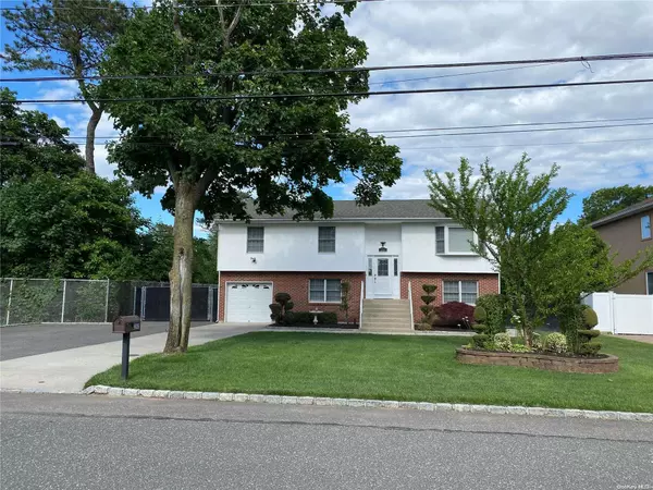 Ronkonkoma, NY 11779,2283 Elm AVE