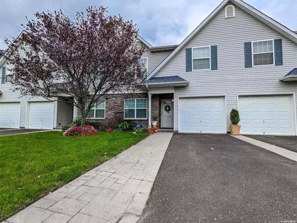274 Medea WAY #274,  Central Islip,  NY 11722