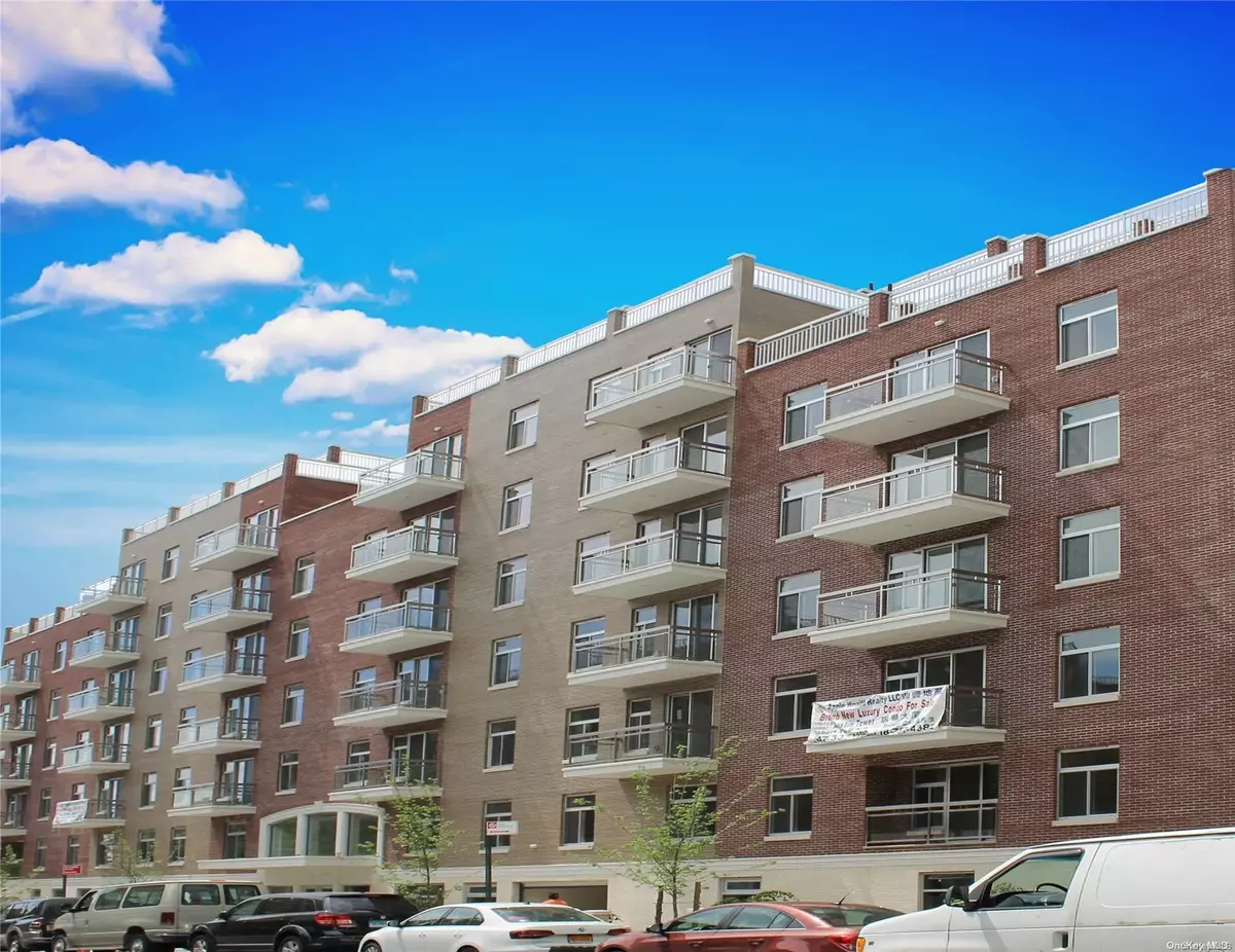 Rego Park, NY 11374,65-38 Austin ST #5K