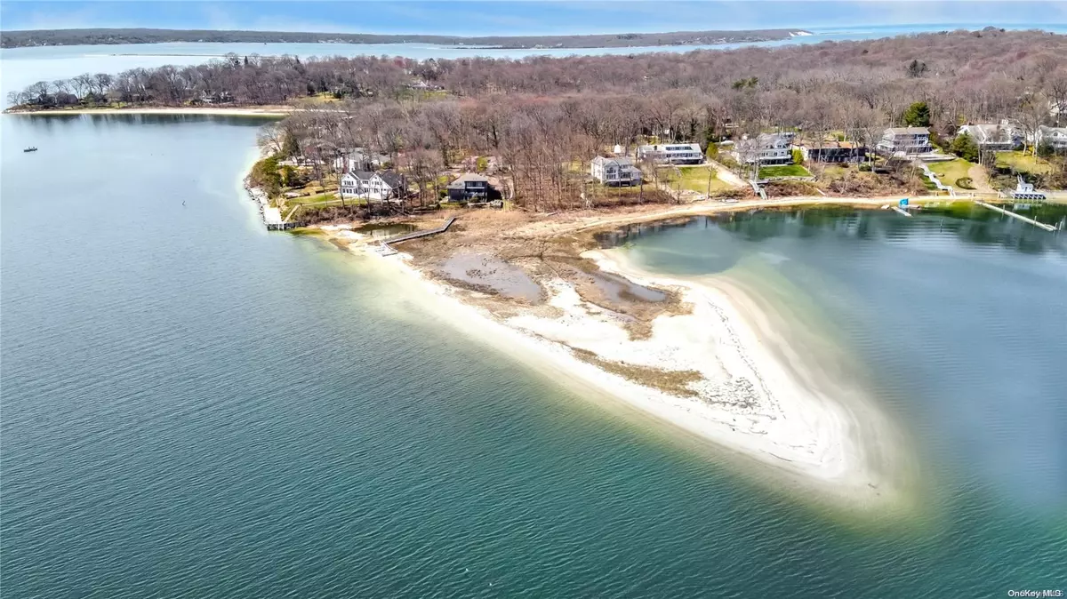 Northport, NY 11768,9 Clam Shell LN