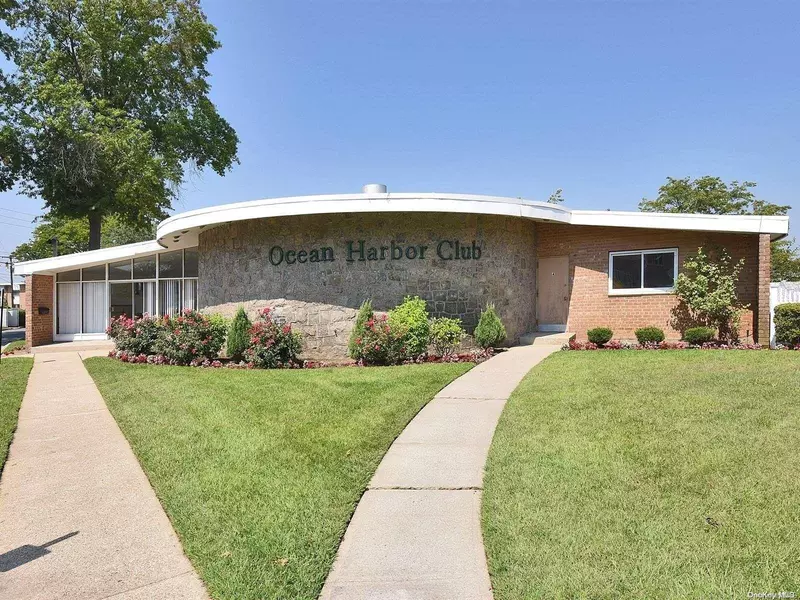 4 Rose St #4 - C1, Oceanside, NY 11572