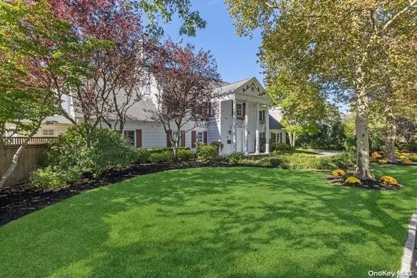 90 Woodsome RD, Babylon, NY 11702