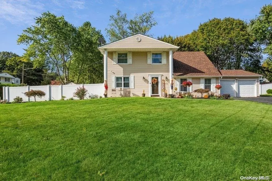 Port Jefferson Station, NY 11776,10 Pine ST