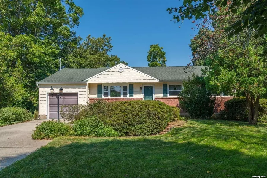 237 Burr RD, East Northport, NY 11731