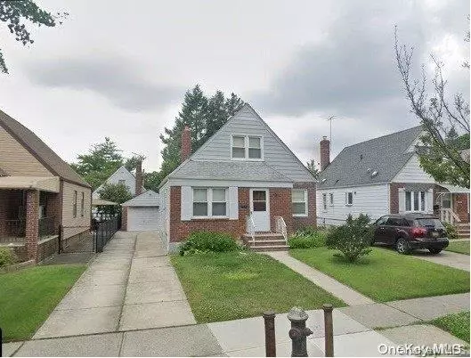 82-52 266 ST, Floral Park, NY 11004