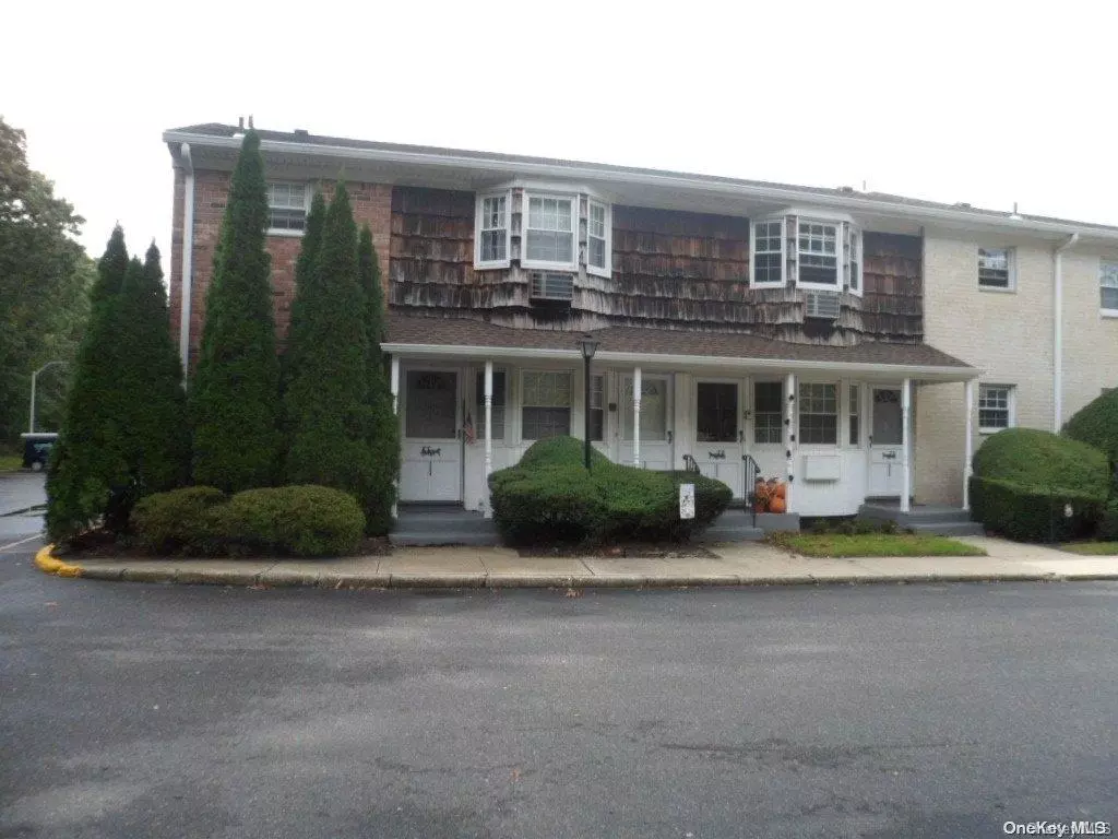 Oakdale, NY 11769,5223 Wilshire LN #M23