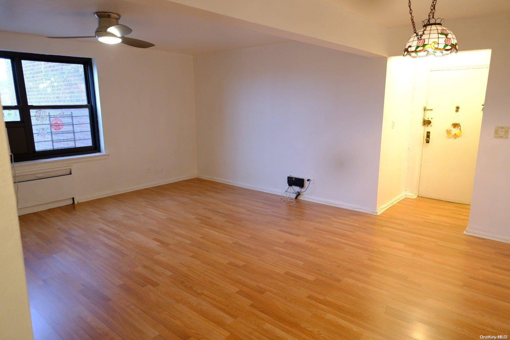 75-20 Bell Blvd BLVD #5F, Oakland Gardens, NY 11364