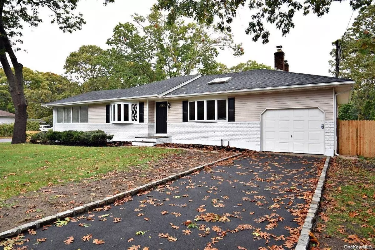 East Islip, NY 11730,221 Belmore AVE