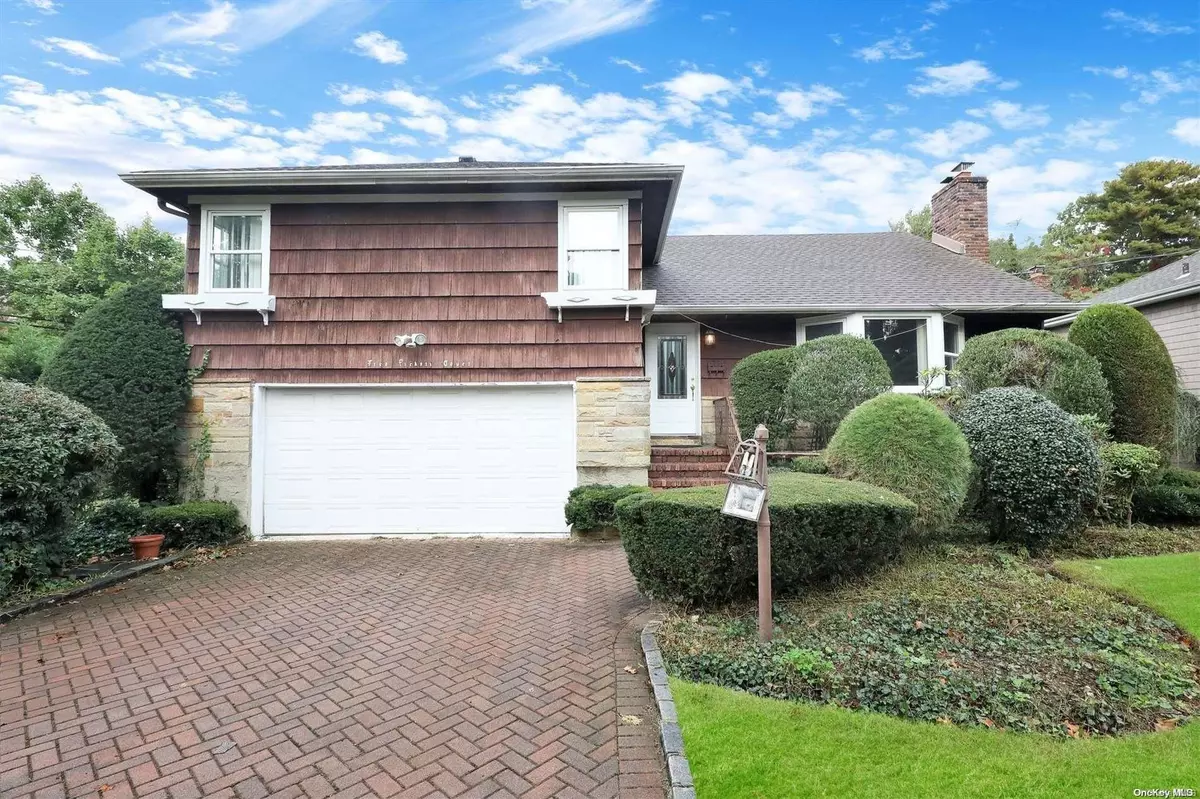 Malverne, NY 11565,5 Pickett CT