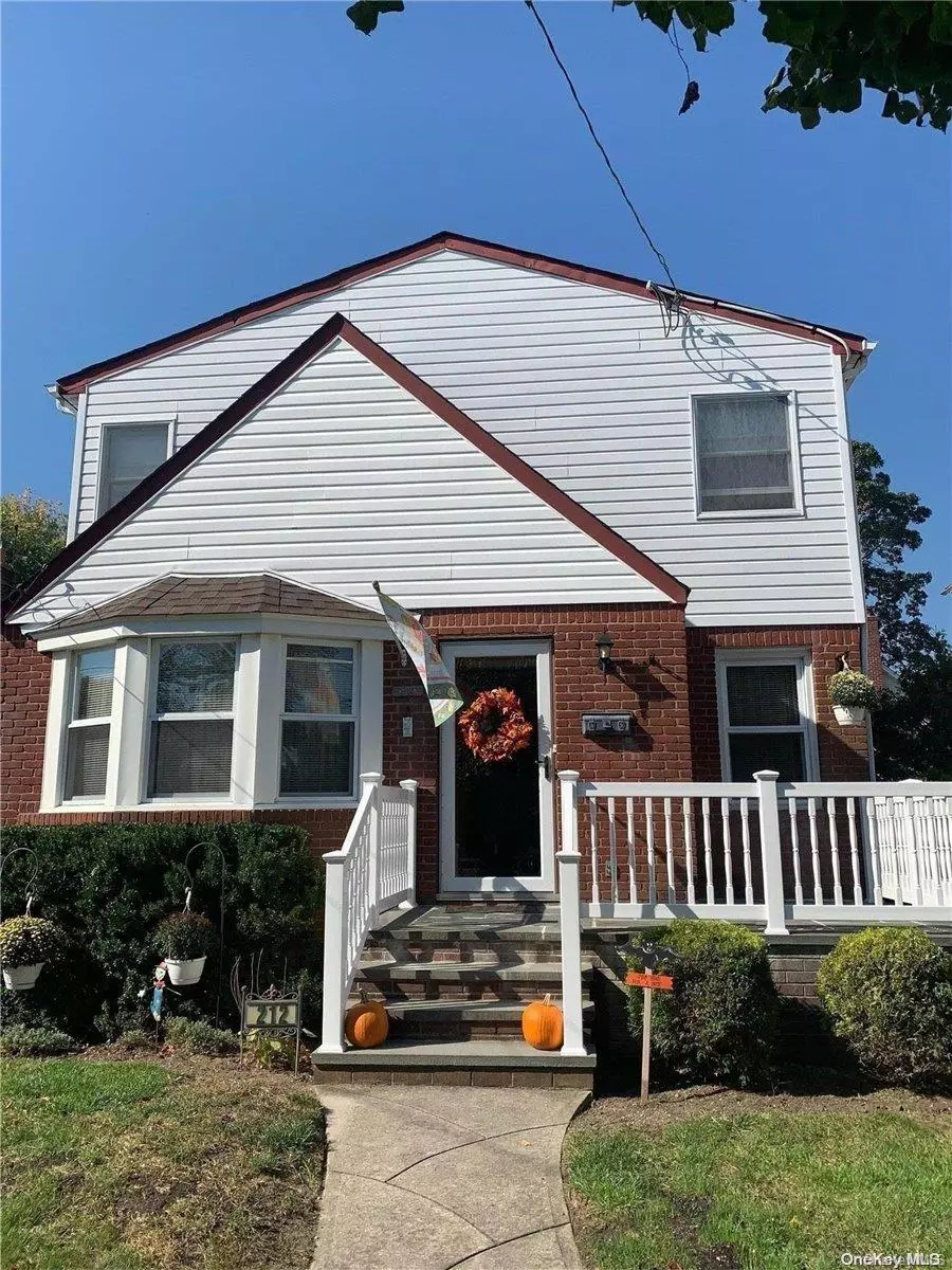 Franklin Square, NY 11010,212 Semton BLVD