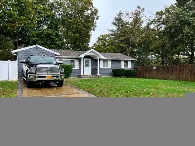 175 Walter AVE, Hauppauge, NY 11788