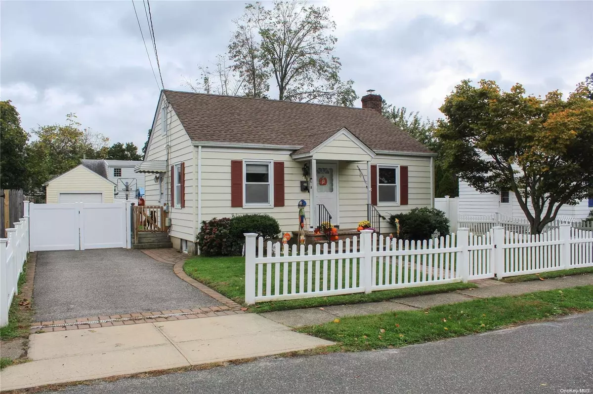 Huntington Station, NY 11746,30 Leyden ST