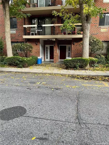 71-19 Sutton #2, Fresh Meadows, NY 11365