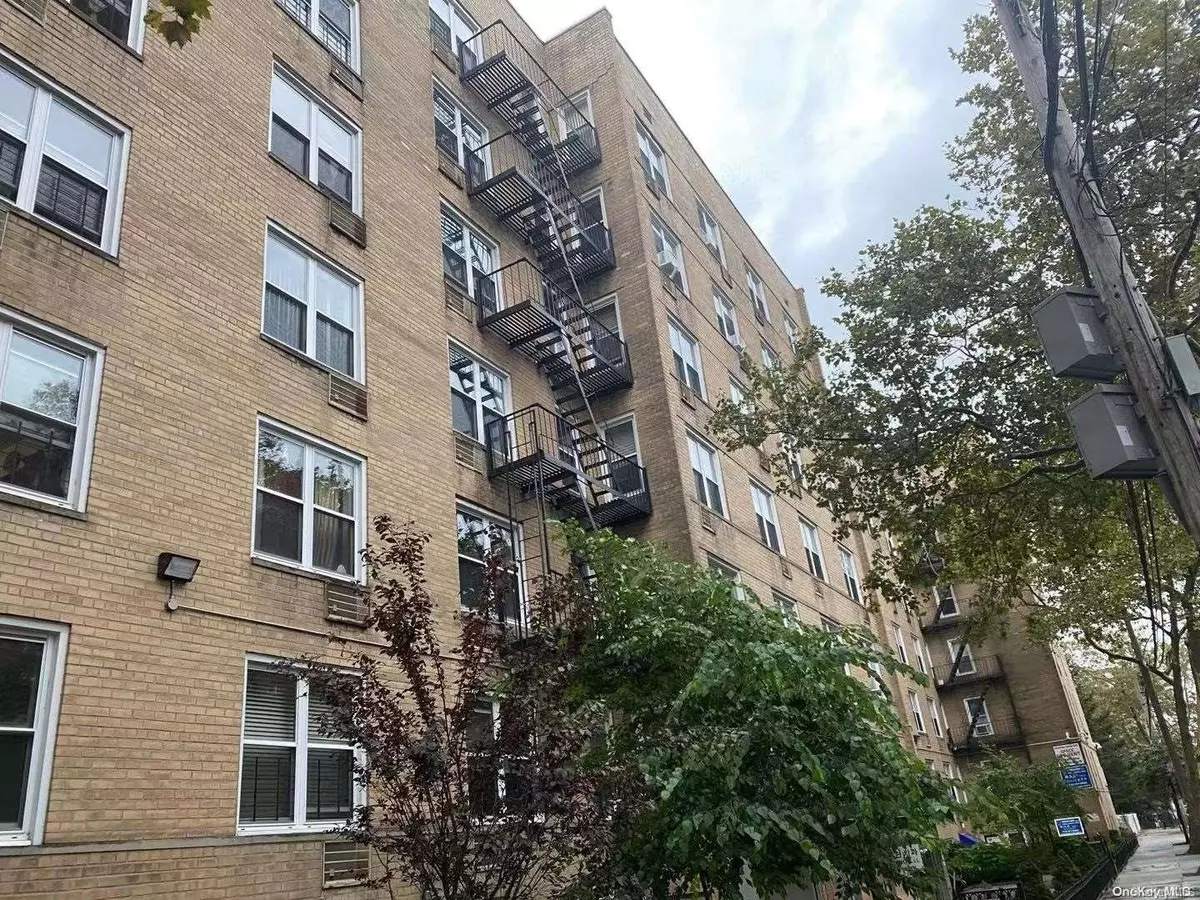 Flushing, NY 11355,142-20 Franklin AVE #3Q