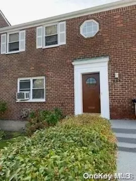 Rosedale, NY 11422,131-70 Laurelton Pkwy #UPPER