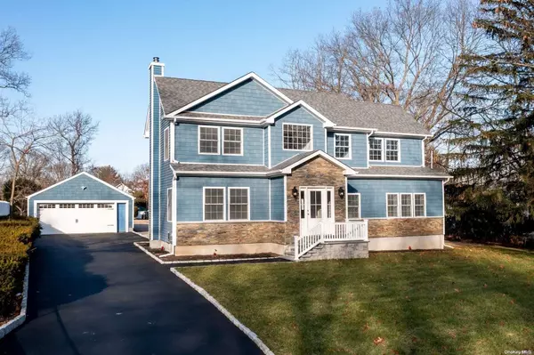 206 Brooksite DR, Smithtown, NY 11787