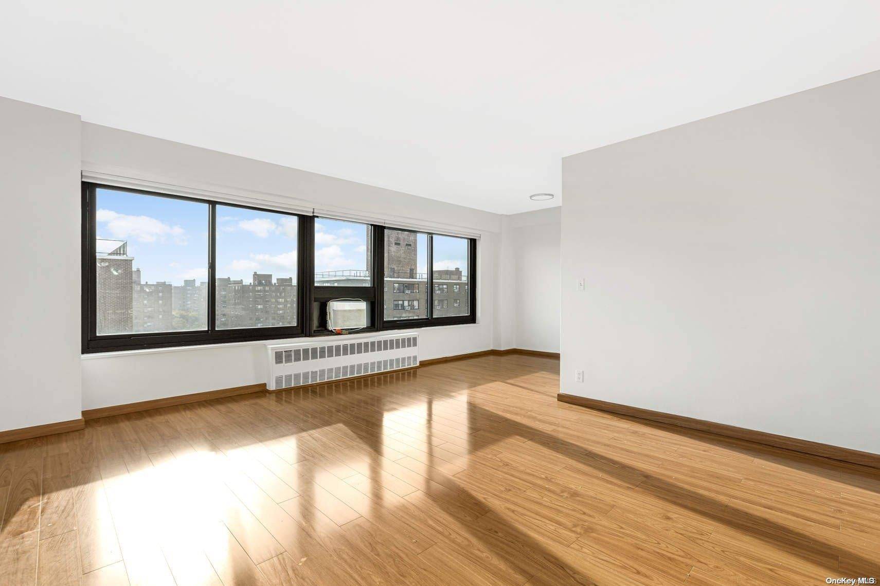 33-43 14th ST #15A, Astoria, NY 11106