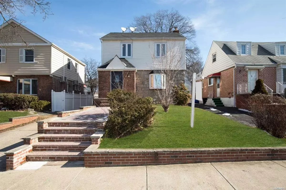 Fresh Meadows, NY 11366,73-09 182 ST