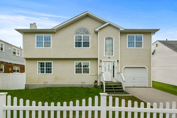 67 Kent RD, Island Park, NY 11558