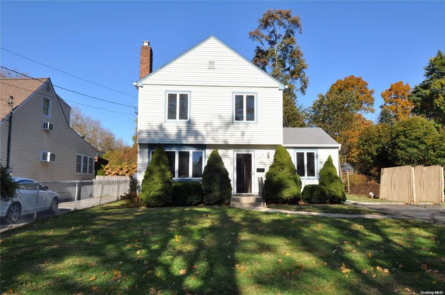 237 Crombie ST, Huntington Station, NY 11746